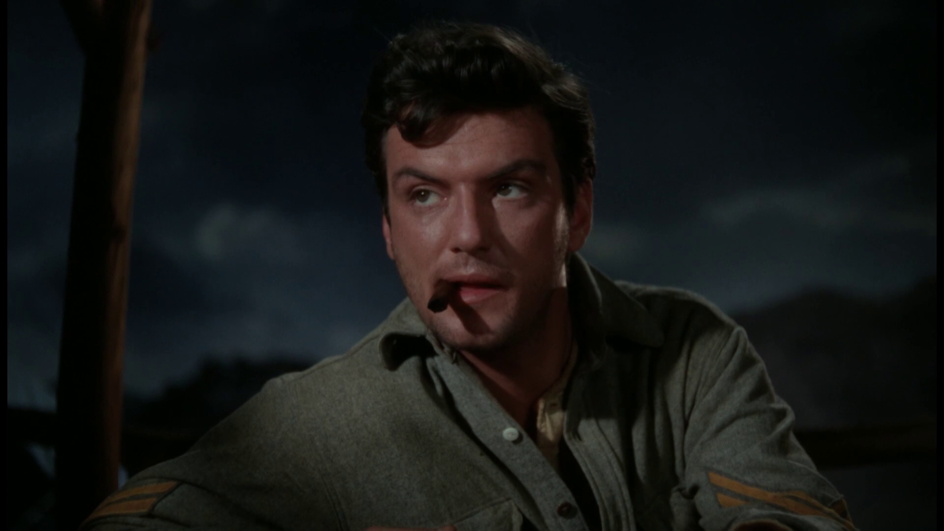 William Campbell dans le film américain Escape from Fort Bravo (Fort Bravo, 1953) de John Sturges