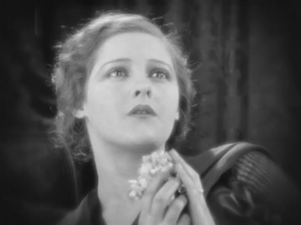 Mary Glory dans le film muet L'argent (1928) de Marcel L'Herbier