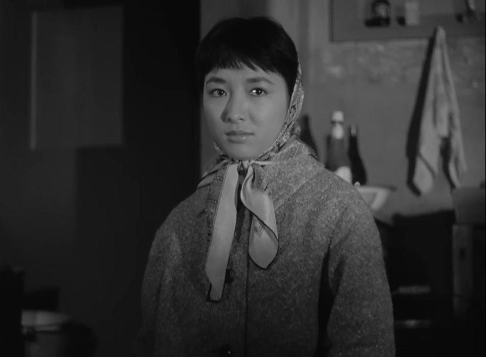 Ineko Arima dans le drame japonais 東京暮色 (Crépuscule à Tokyo, 1957) de 小津 安二郎 (Yasujirō Ozu)