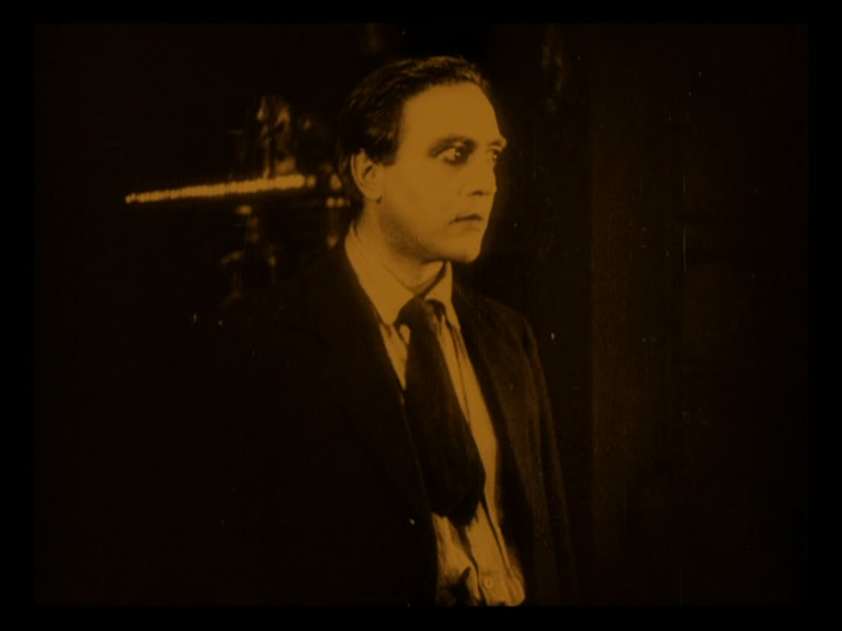 Le comédien Walter Brügmann dans le film allemand muet Schlagende Wetter (Grisou, 1923) de Karl Grune