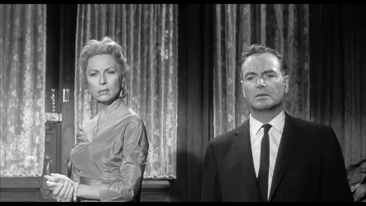 Agnes Moorehead et John Sutton dans le thriller américain The bat (Le masque, 1959) de Crane Wilbur