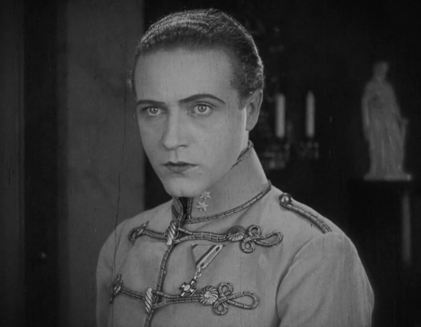 Willy Fritsch dans le film muet Ein Walzertraum (Rêve de valse, 1925) de Ludwig Berger
