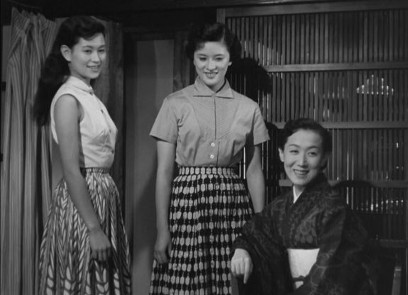 Les actrices Mie Kitahara, Hisako Yamane et Yôko Sugi dans le film japonais 月は上りぬ (La lune s'est levée, 1955) de 田中 絹代 (Kinuyo Tanaka)