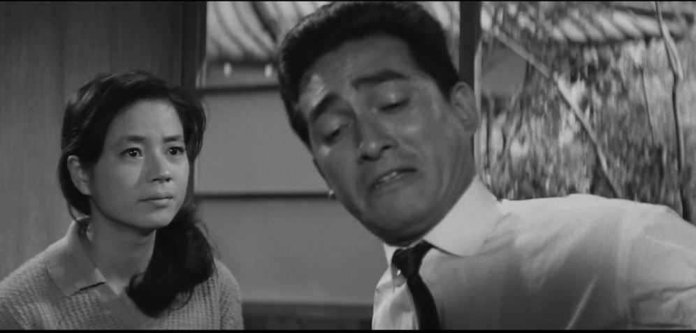 Chisako Hara et Hisaya Itō dans le film japonais 女ばかりの夜 (La nuit des femmes, 1961) de 田中 絹代 (Kinuyo Tanaka)