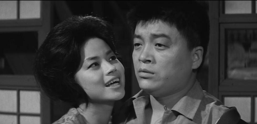 Chisako Hara et Kokinji Katsura dans le drame japonais 女ばかりの夜 (La nuit des femmes, 1961) de 田中 絹代 (Kinuyo Tanaka)