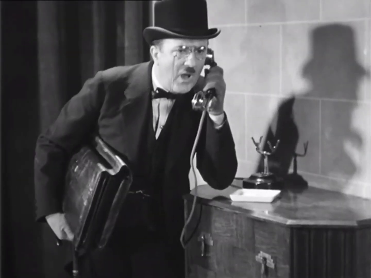 Paul Villé dans le film musical français Son plus bel exploit (1932) d'André E. Chotin
