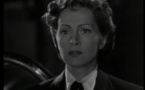Hélène Perdrière est Mathilde Stangerson dans le film policier Le mystère de la chambre jaune (1949) de Henri Aisner 