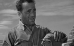 Humphrey Bogart dans le film de guerre Sahara (1943) de Zoltan Korda